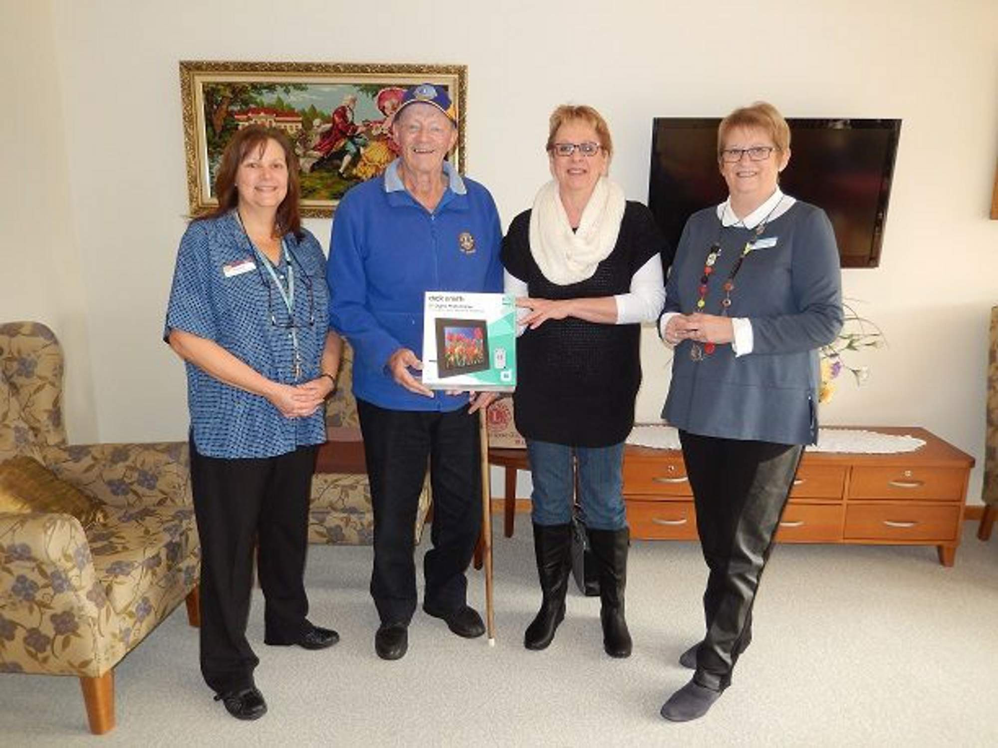 <p>The South Australian Mount Barker Lions Club has also donated three Digital Resource Packages to Sash Ferguson retirement home.</p>
