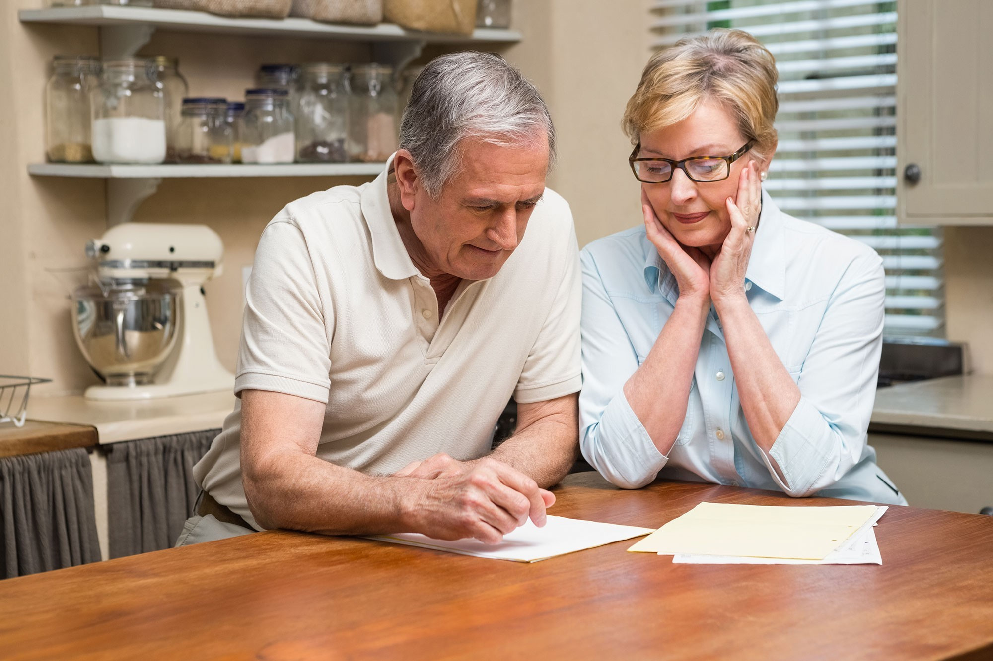 <p>Older Australians who do not use the internet are being unfairly penalized with Telstra's monthly paper bill increase</p>
