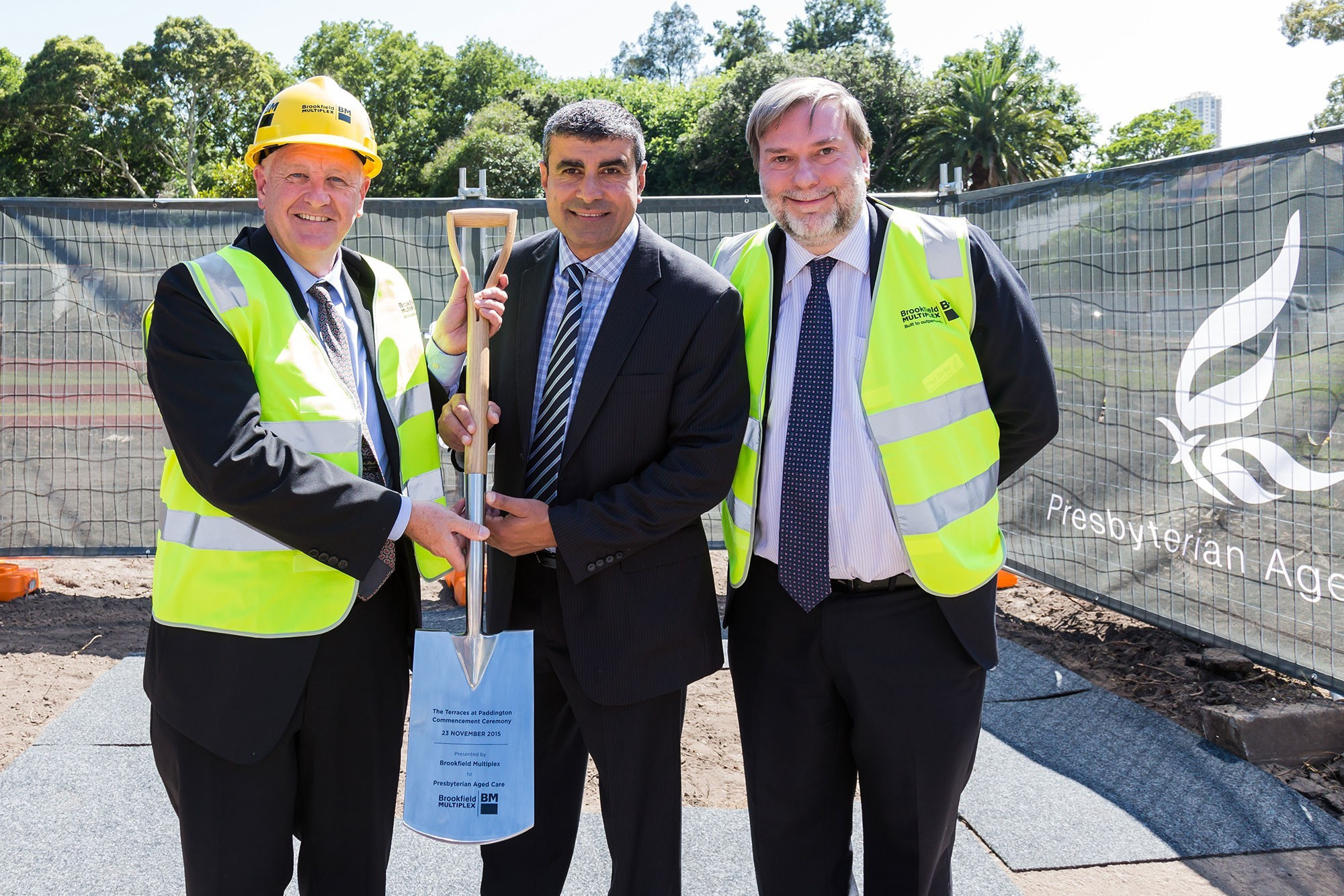 <p>Rev Kevin Murray, Moderator, Presbyterian Church of Australia in NSW (L); David Ghannoum, Regional Managing Director, Brookfield Multiplex; Paul Sadler, CEO, Presbyterian Aged Care NSW & ACT (R).</p>
