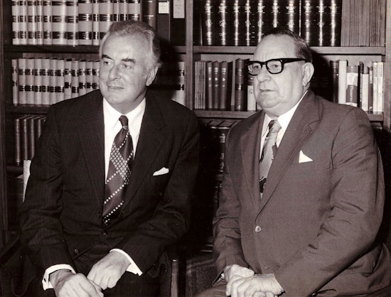 <p>Federal MP Bill Fulton with then Prime Minister Gough Whitlam in 1974</p>
