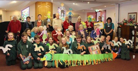 <p>BaptistCare Morven Gardens residents and Blackheath Public School students with their puppets</p>
