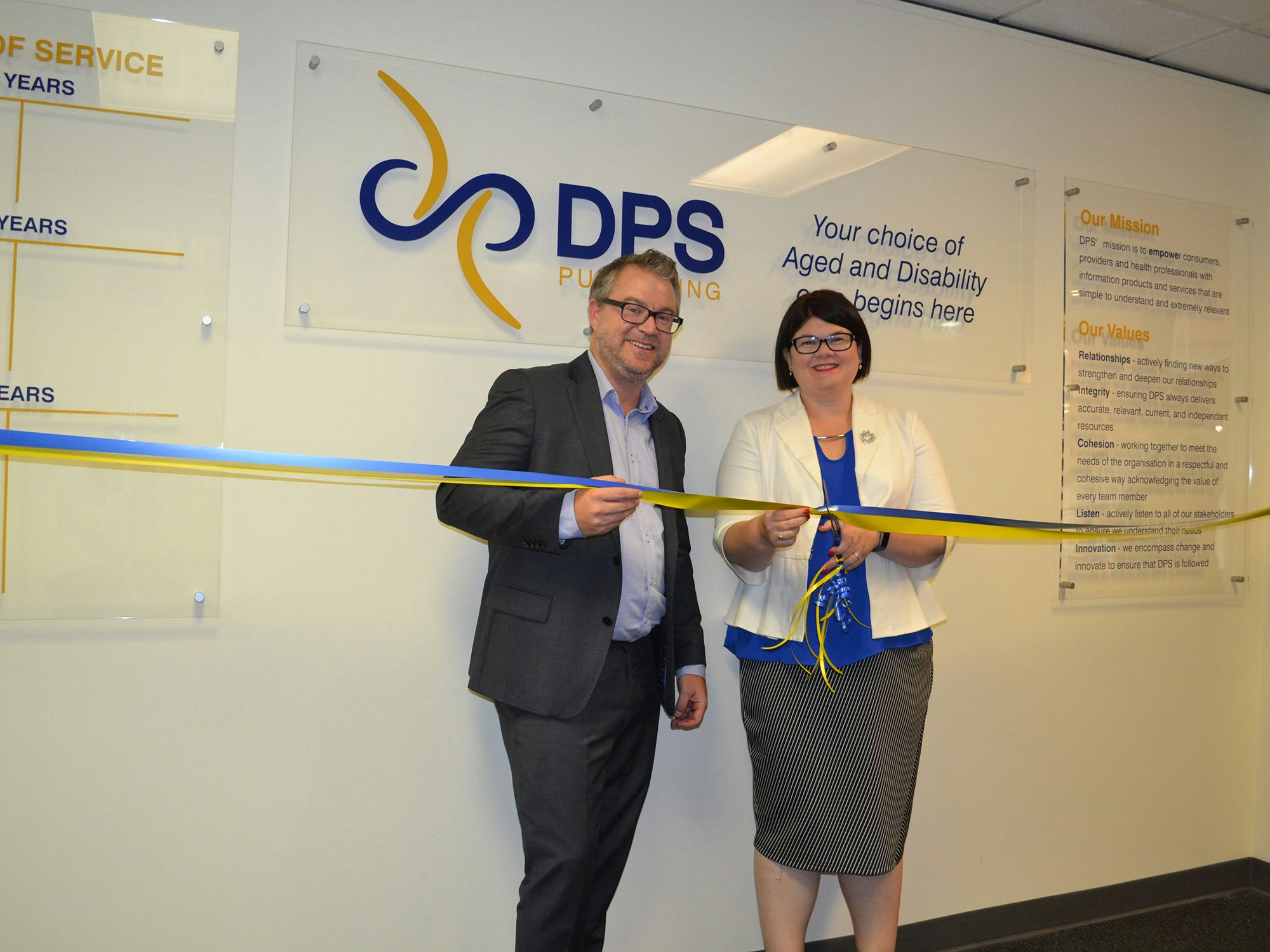 <p>DPS CEO Mark Ogden with SA Minister for Ageing Zoe Bettison at the official event (Source: DPS Publishing)</p>
