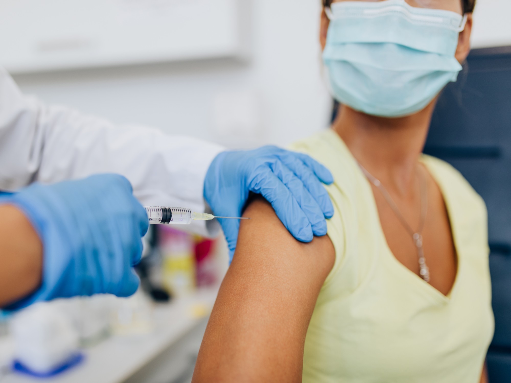 Link to COVID-19 vaccinations made mandatory for aged care workers article
