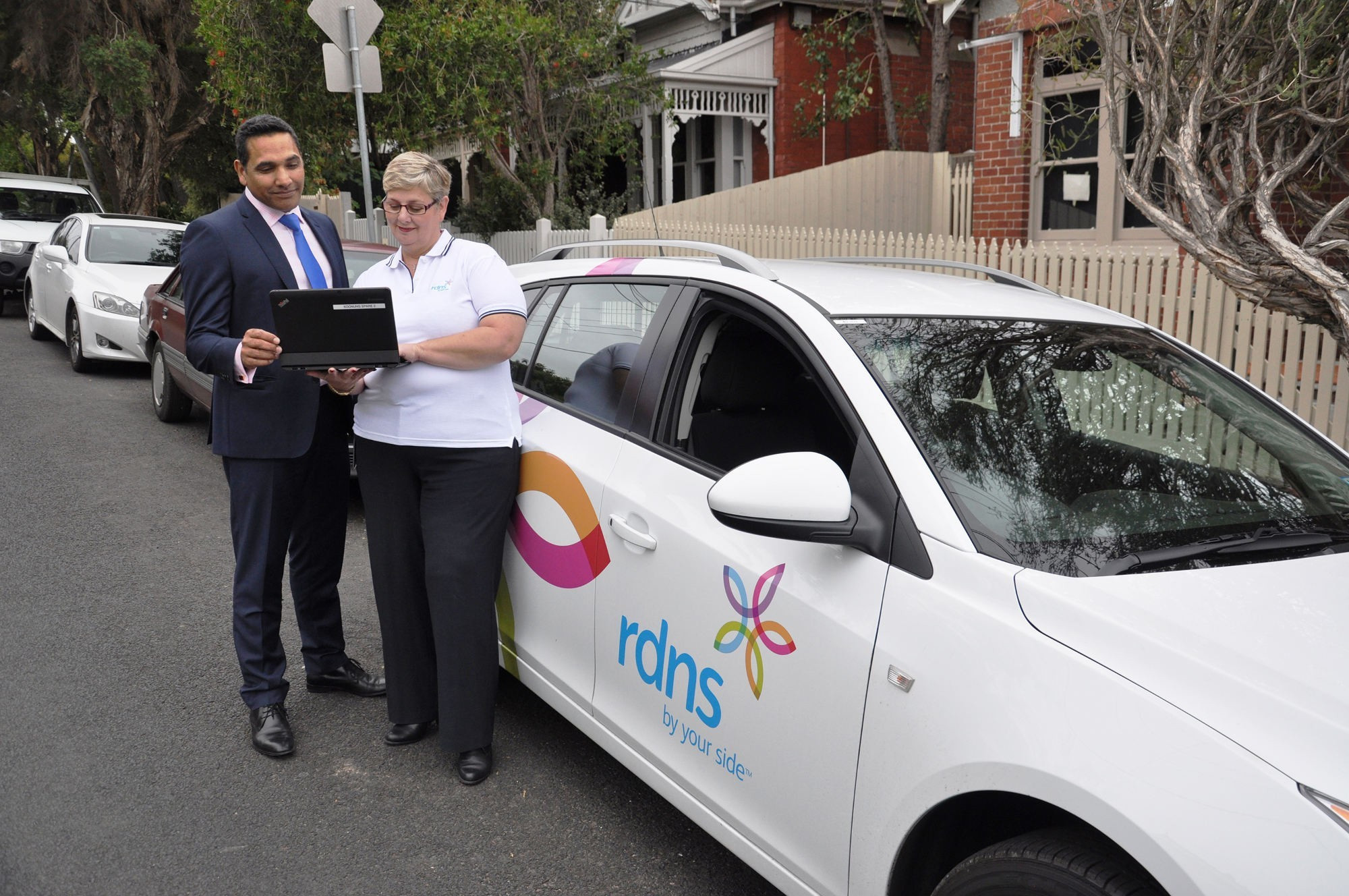 <p>RDNS project manager, Owen Smith, has a look at the new Lenovo ThinkPad Helix convertible ultrabook with RDNS development coordinator, Julie Hampson.</p>
