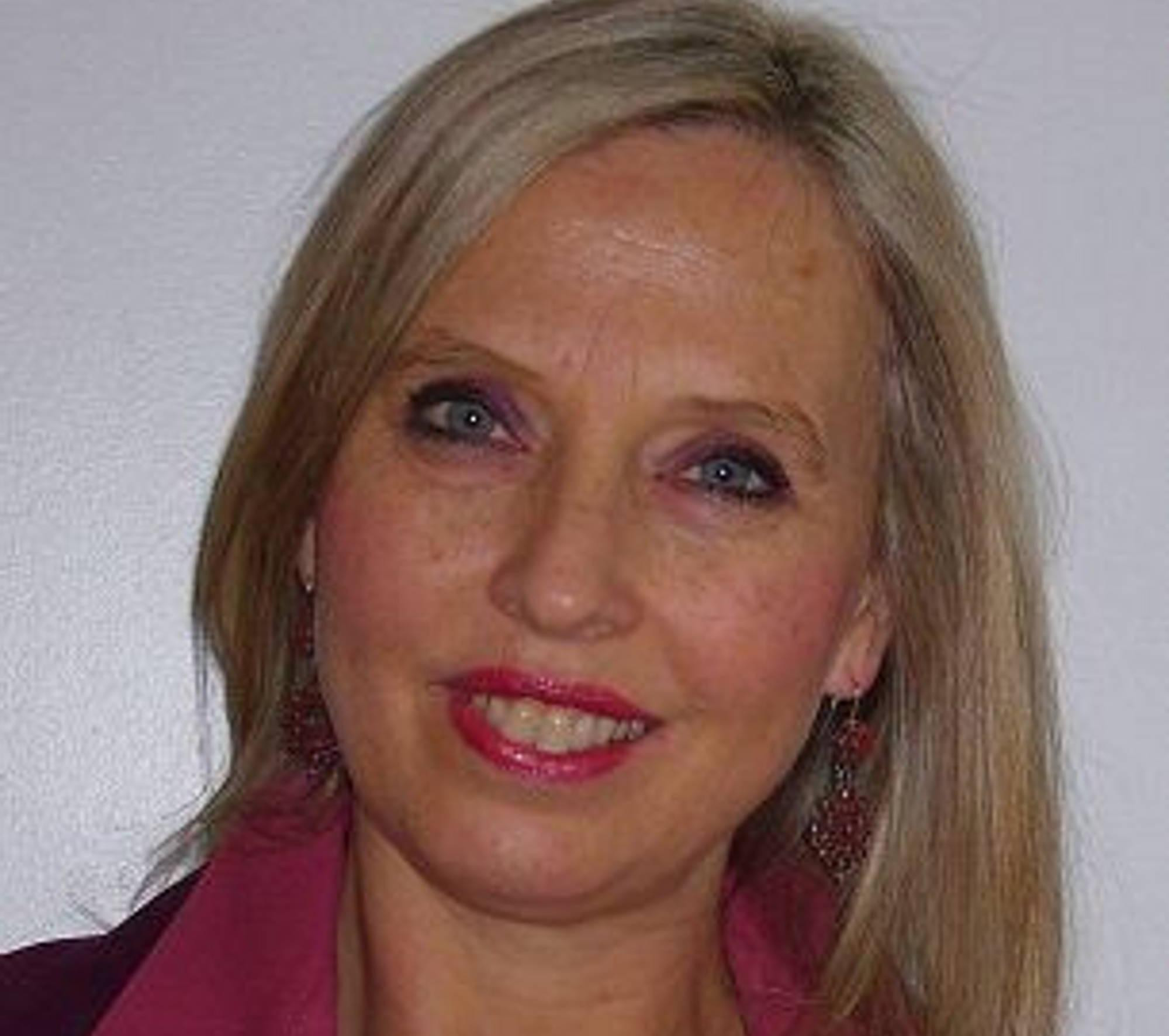 <p>Associate Professor Edwina Wright says the aim of the HAND toolkit is to make a difference to the lives of people living with HIV and HAND along with their partners, families and friends.</p>
