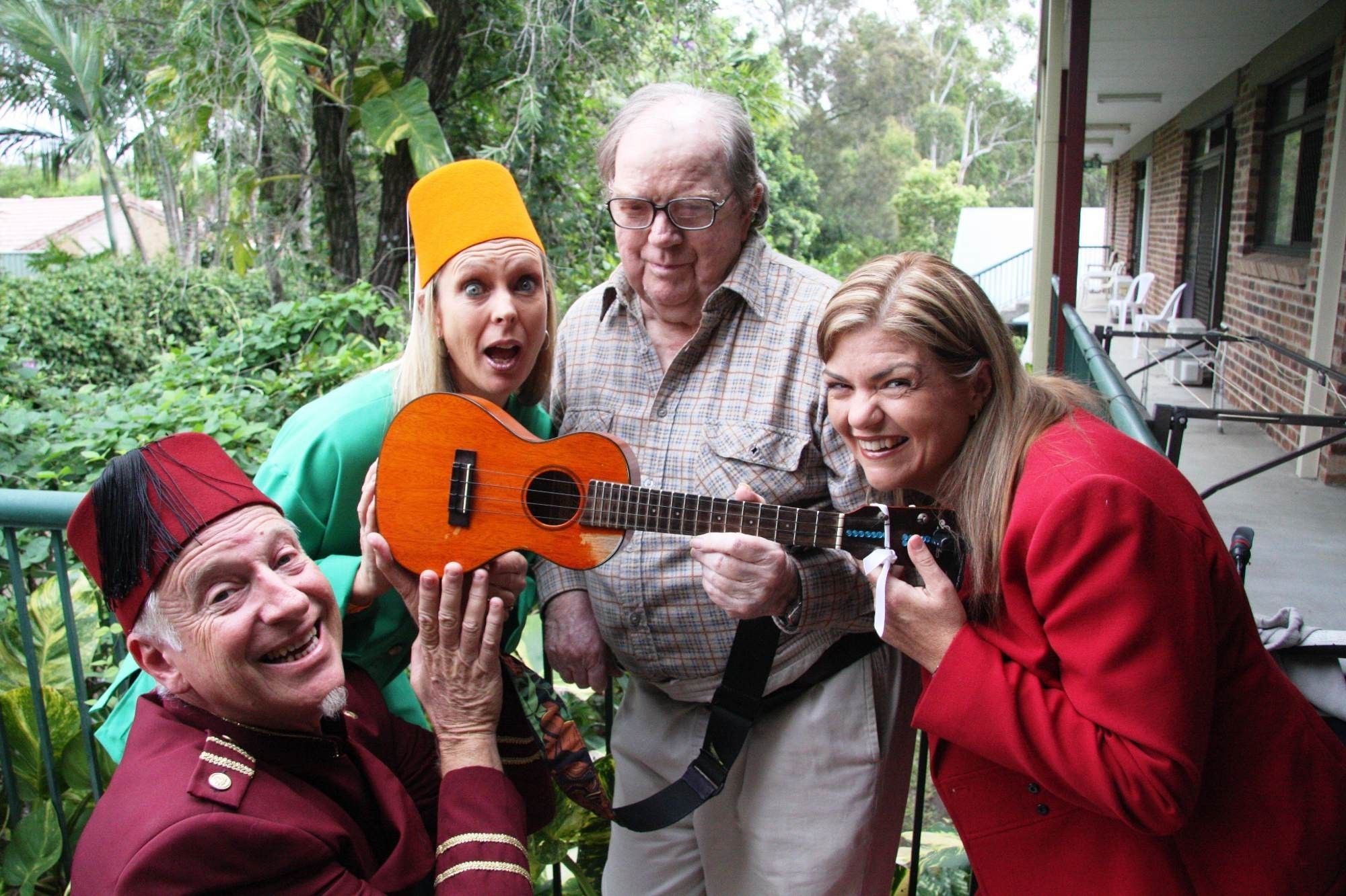 <p>Pictured (from left), from The Arts Health Institute and Blue Care are Peter Jeffery, Kerrie Thomson, Dr William Moulton, and Linda Taylor (Blue Care South Coast’s general manager).</p>
