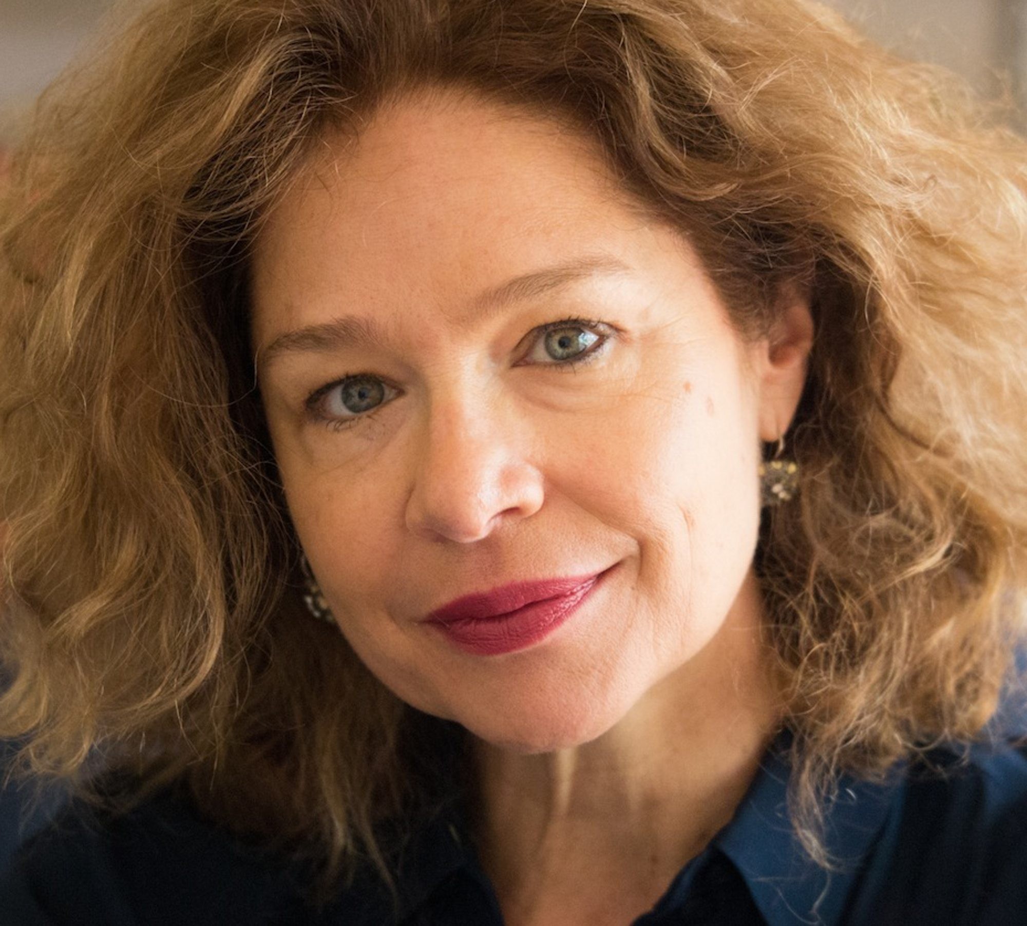 <p>Mandy Salomon, a Swinburne University of Technology PhD student, is the designer of a new app helping aged care residents with mid to later stage dementia 'feel at home' in care.</p>
