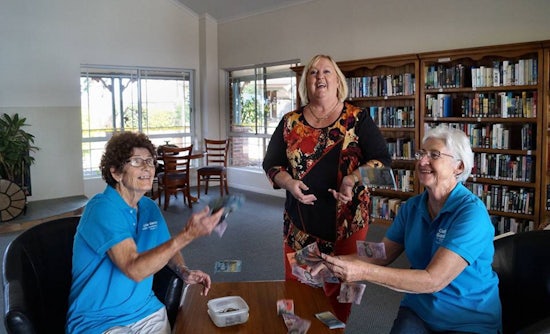 <p>Retire Australia’s Carlyle Gardens Retirement Village manager, Mandy Julian, pictured with residents, Denise Schneider (left) and Judy Wilke (right).</p>
