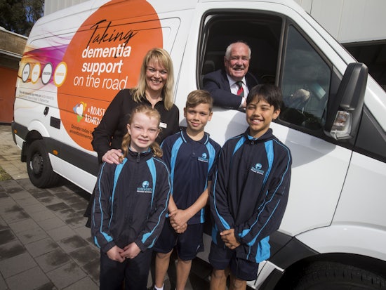 <p>Community Vision COO, Yvonne Timson, and Minister for Seniors and Ageing, Mick Murray MLA, with Roseworth Primary School students, Akira, Shaun and Nathan. [Source: Community Vision]</p>
