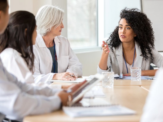 <p>“In a care environment it is best to alternate the time of the care huddle, so all shifts patterns are involved”, says Donna Foley, registered nurse and health service manager. [Source: iStock]</p>
