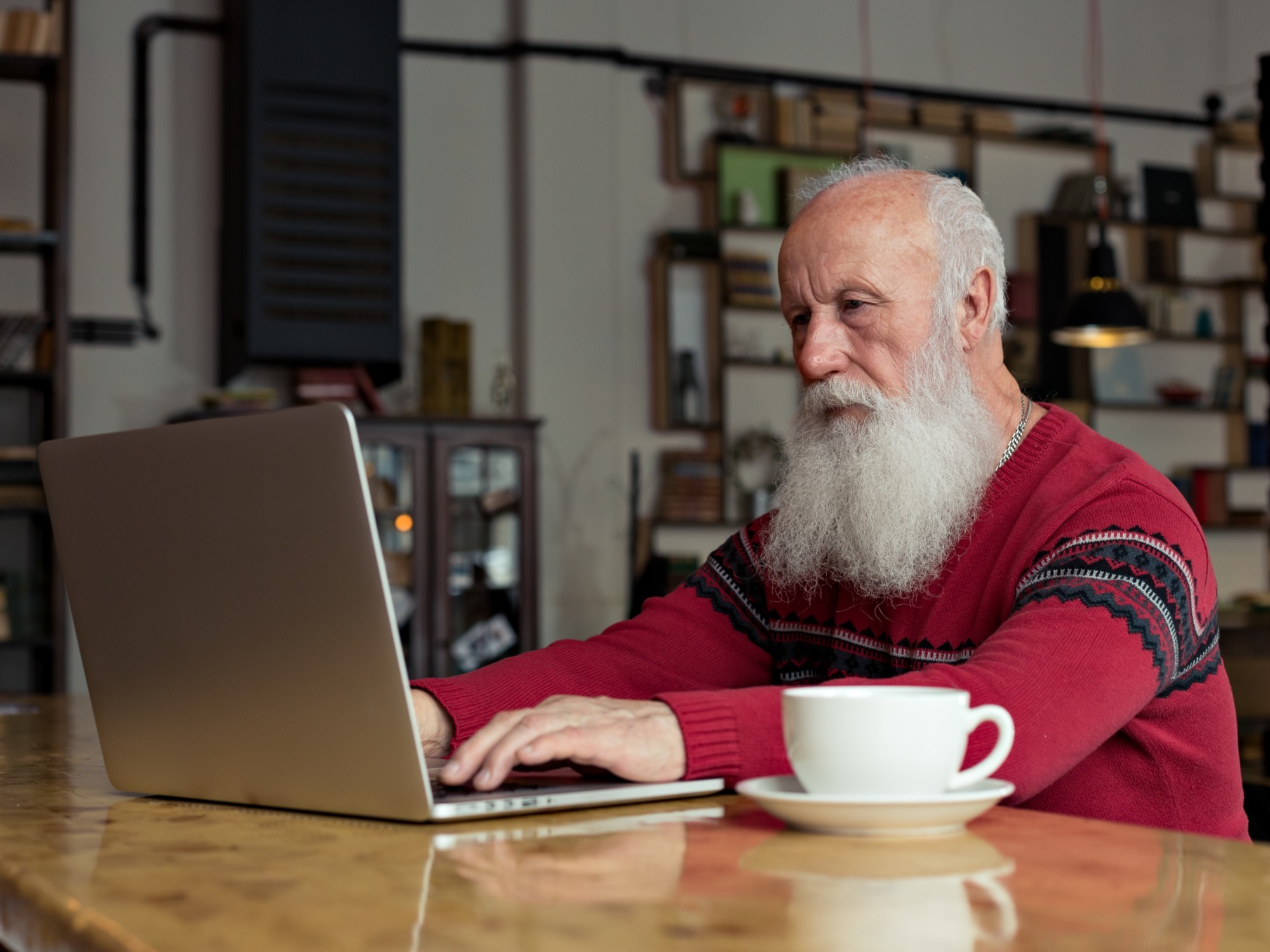 There are many different benefits available for older Australians to access that can provide financial assistance. [Source: iStock]
