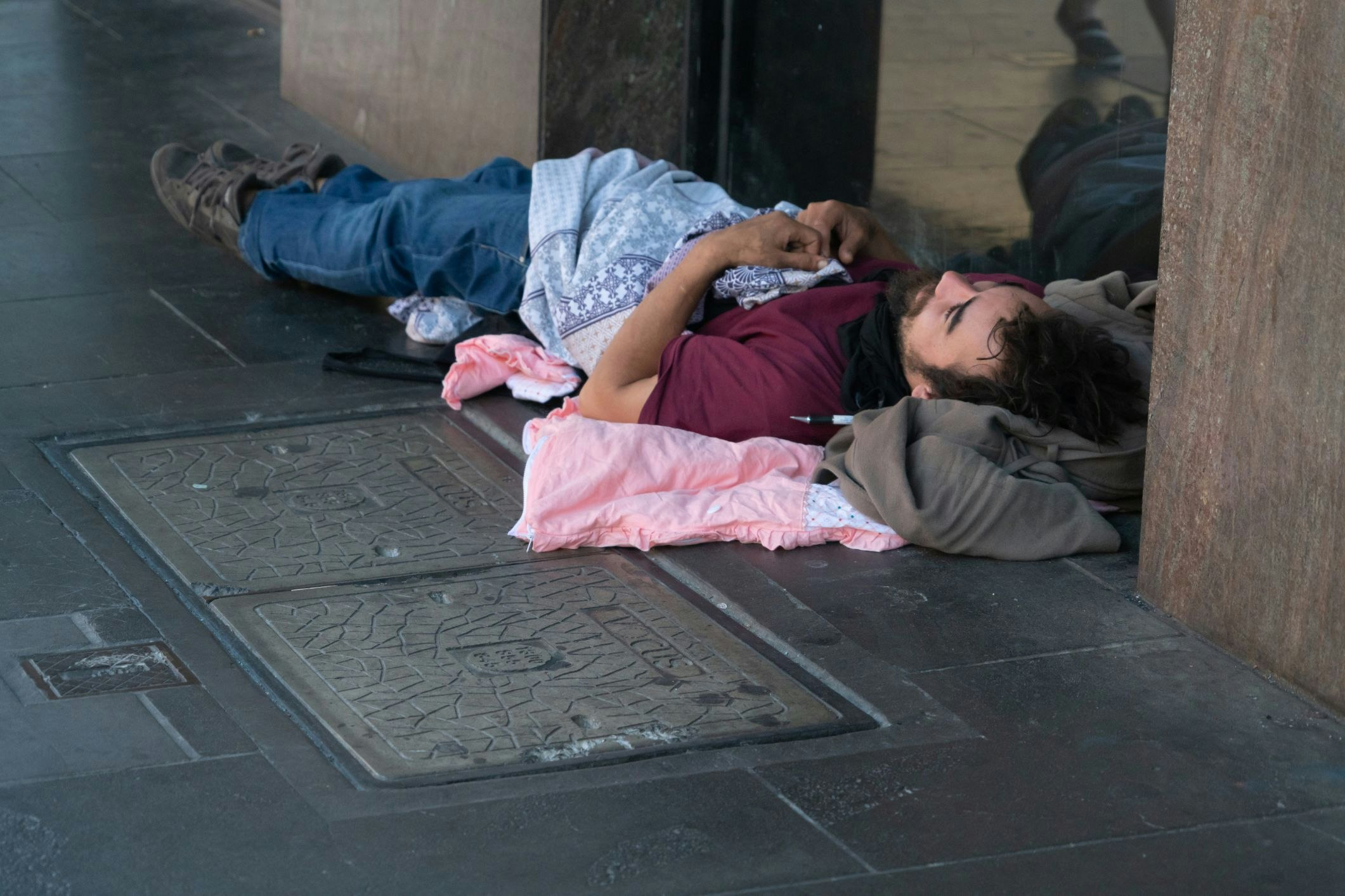 <p>This Anti-Poverty Week, October 15 – 27, The Salvation Army has urged vulnerable Australians to reach out for financial support as the current cost-of-living crisis continues to hit hard. [Source: Brian Scantlebury via Shutterstock]</p>
