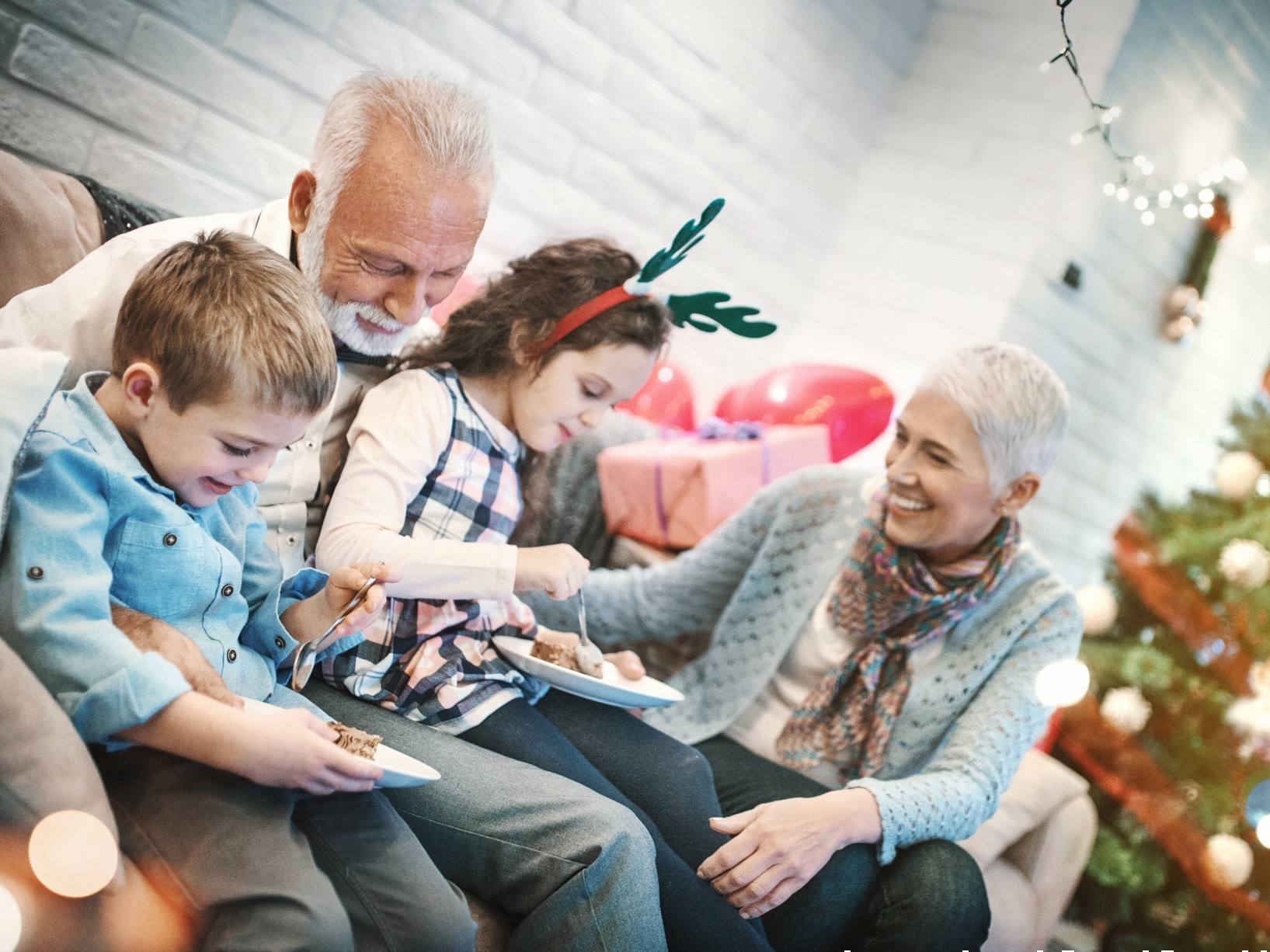 Spending time with your loved ones during the holidays is amazing for all, including older Australians. [Source: iStock]
