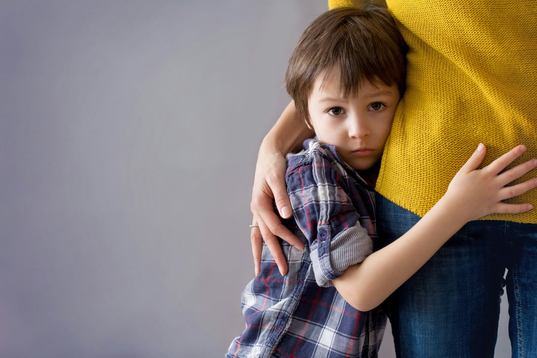 While children may experience anxiety occasionally, some children find it much more difficult to manage, with their daily functioning negatively affected. Thankfully, there are treatments which aim to support these children.
[Source: Shutterstock]
