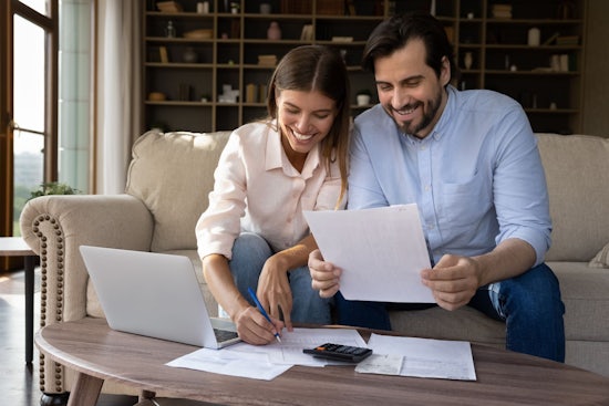 <p>If you want to retire, there’s a quick way and a complicated way to get out of the office early — it comes down to each payslip. [Source: Shutterstock]</p>
