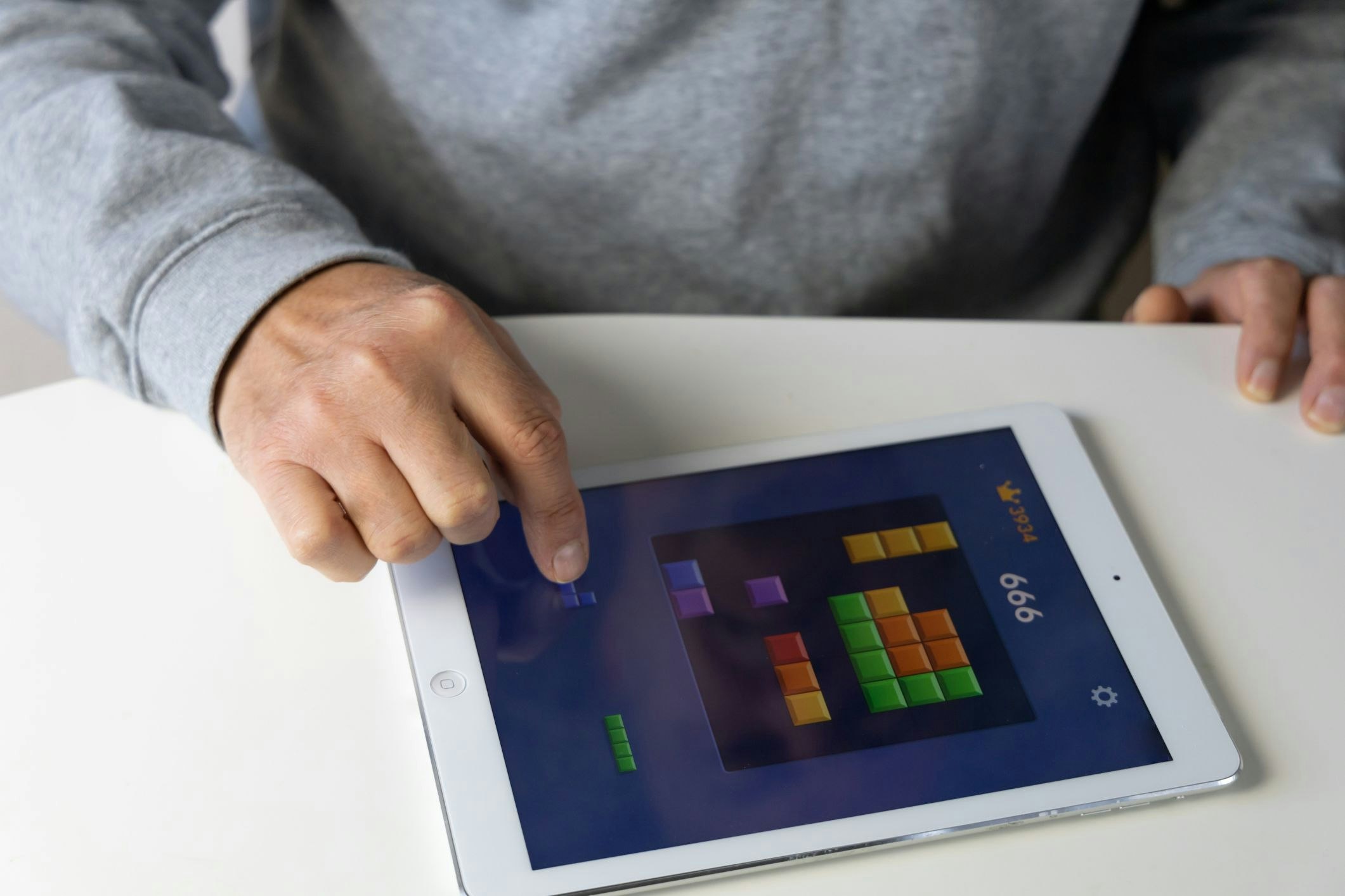 Image caption: Playing games such as Tetris can be enjoyable but researchers have identified other possible benefits for people with post-traumatic stress disorder. [Source: Caroline Ruda; Shutterstock]
